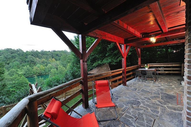 Apartment Drvena Kuca Mreznica Gornji Zvecaj Bilik gambar