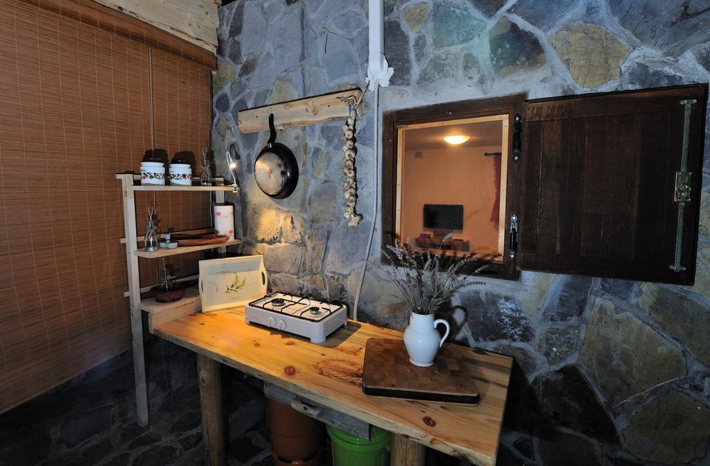 Apartment Drvena Kuca Mreznica Gornji Zvecaj Bilik gambar