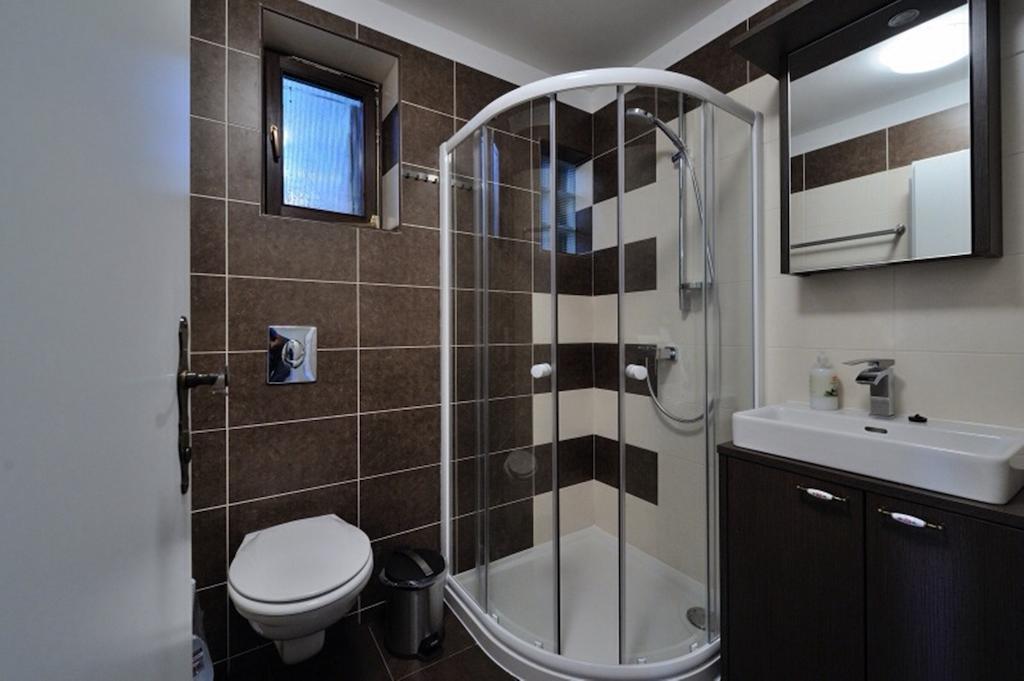 Apartment Drvena Kuca Mreznica Gornji Zvecaj Bilik gambar